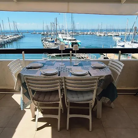 Reveillez-vous Face A La Parking Prive アパート ル・グロー・デュ・ロワ