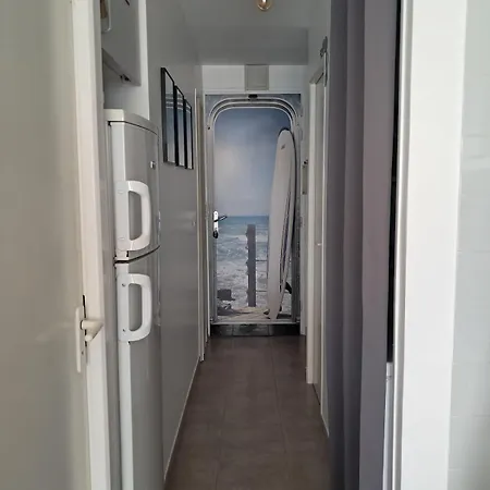 Lägenhet Reveillez-vous Face A La Parking Prive *
